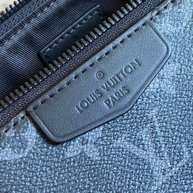 POCHETTE ACCESSOIRE XL 28 IN BLACK MONOGRAM ECLIPSE CANVAS