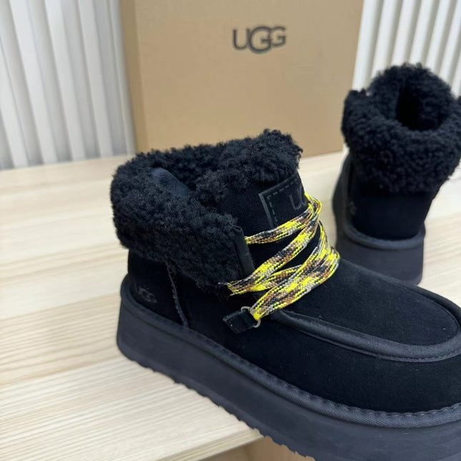 FUNKARRA CABIN CUFF BLACK SUEDE AND LAMB FUR