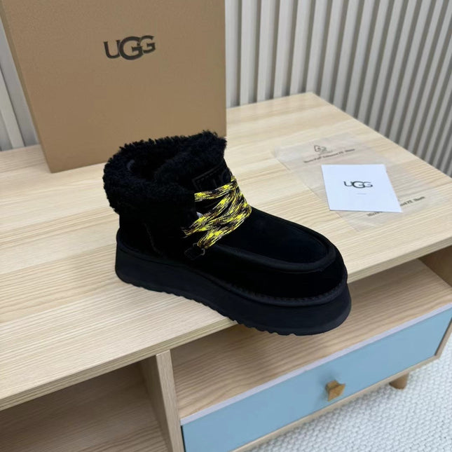 FUNKARRA CABIN CUFF BLACK SUEDE AND LAMB FUR