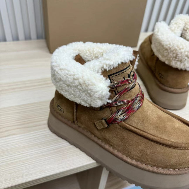 FUNKARRA CABIN CUFF COFFEE BROWN SUEDE AND WHITE LAMB FUR