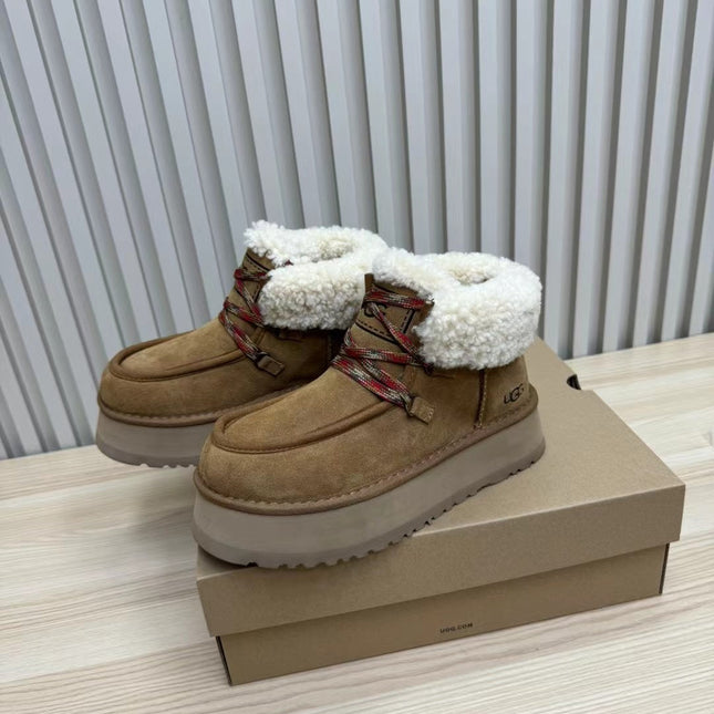 FUNKARRA CABIN CUFF COFFEE BROWN SUEDE AND WHITE LAMB FUR