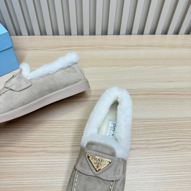 LOAFER IN KHAKI BEIGE SUEDE AND FUR LINING ATTACHED TRIANGLE LOGO
