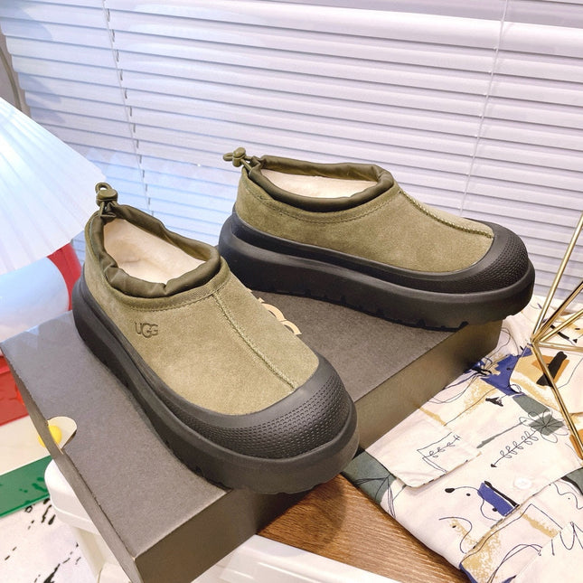 TASMAN WEATHER HYBRID IN OLIVE GREEN SUEDE AND BLACK CALFSKIN