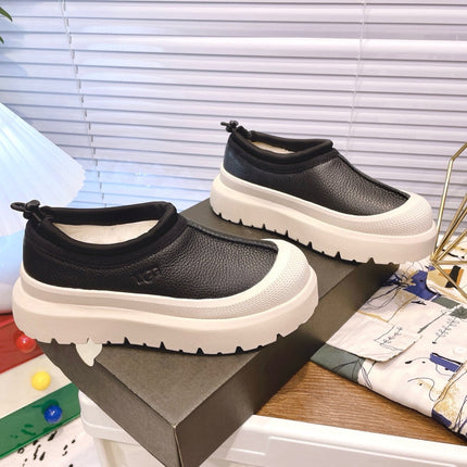 TASMAN WEATHER HYBRID IN BLACK MIX WHITE PEPPER CALFSKIN
