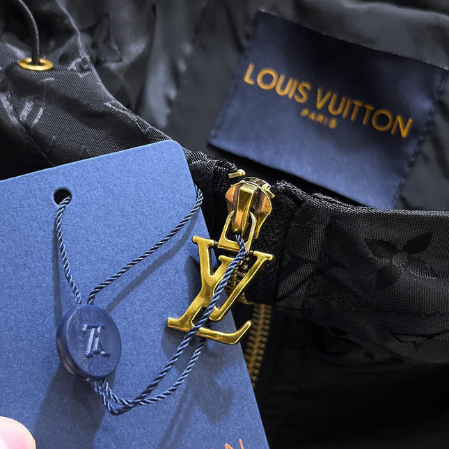 LV BLACK JACKET 239563
