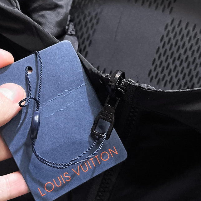 LV BLACK DAMIER JACKET 239564