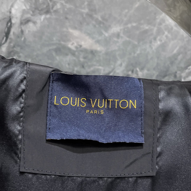 LV BLACK JACKET 239565