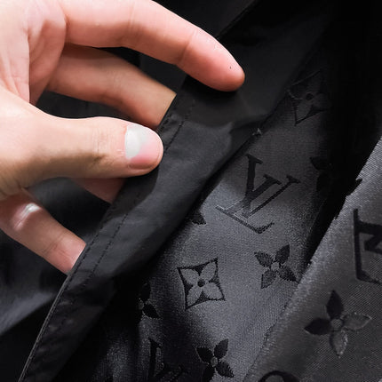 LV BLACK JACKET 239565