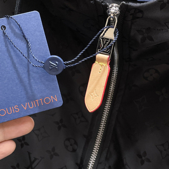 LV BLACK JACKET 239567