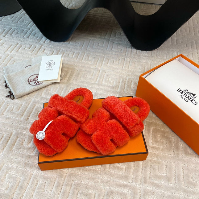 CHYPRE SANDAL IN LIGHT ORANGE SHEARLING