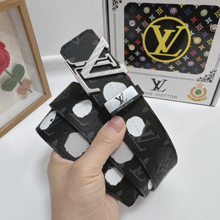 BELT 38MM IN BLACK CALFSKIN WITH WHITE POLKA DOT PATTERN AND 24K GOLD PLATED SILVER STEEL BUCKLE