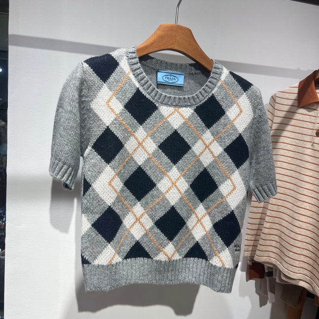 PRADA SHORT-SLEEVE SWEATER STYLE 72