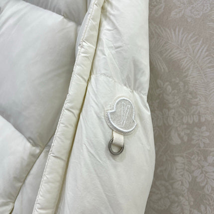 MONCLER 25S JACKET IN WHITE 075