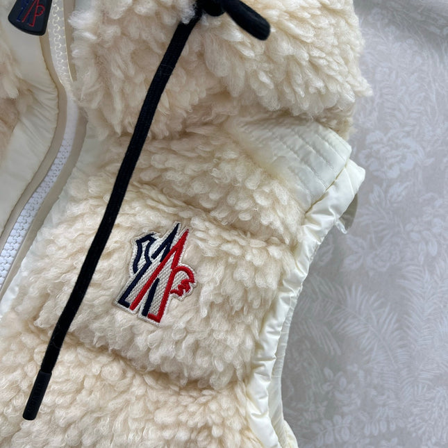 MONCLER 25S DOWN VEST IN WHITE 104