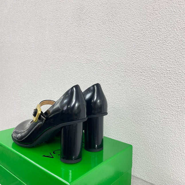 ATOMIC MARY-JANE PUMP 9 CM IN BLACK CALFSKIN