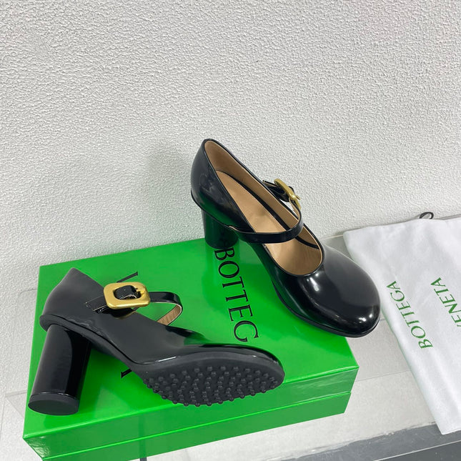 ATOMIC MARY-JANE PUMP 9 CM IN BLACK CALFSKIN