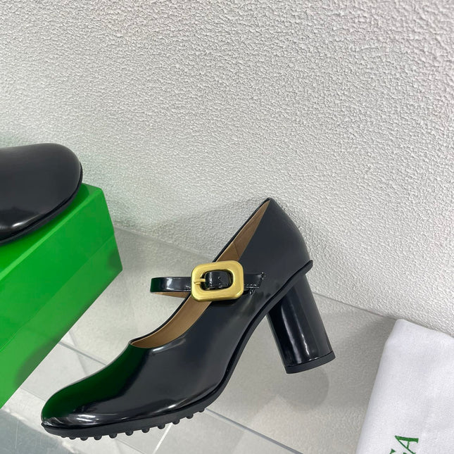 ATOMIC MARY-JANE PUMP 9 CM IN BLACK CALFSKIN