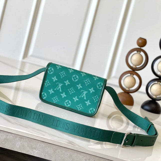 BOSPHORE WEARABLE WALLET 19 IN GREEN MONOGRAM HERITAGE CANVAS