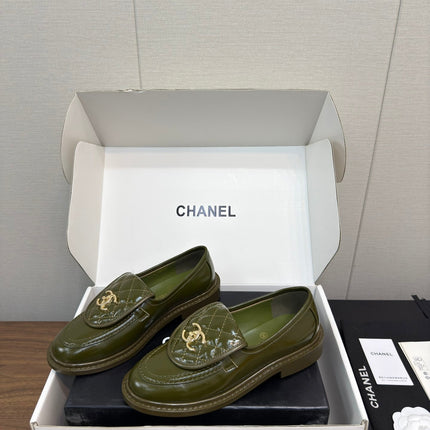 MOCCASIN 2.5 CM IN ARMY GREEN PREMIUM LAMBSKIN