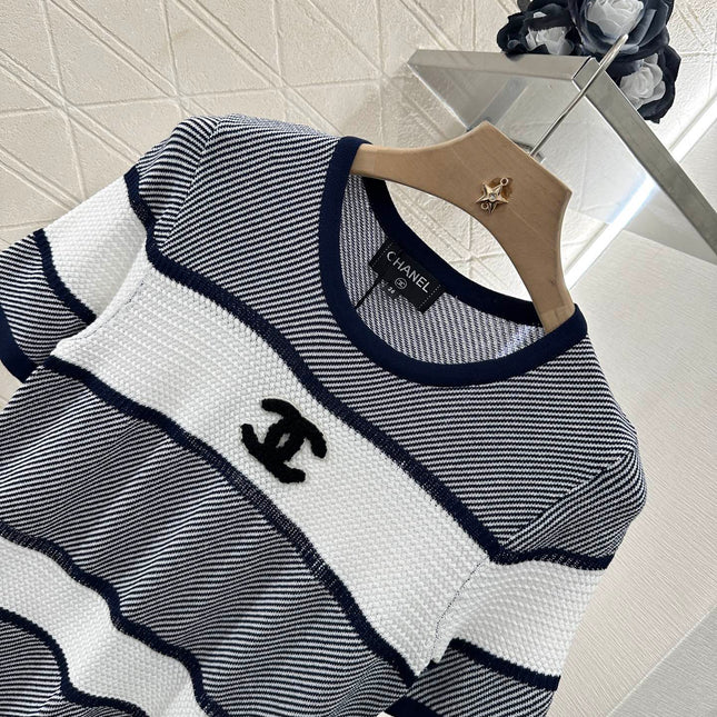 Chanel 25 T-shirt Black White Patchwork Knitted Crewneck