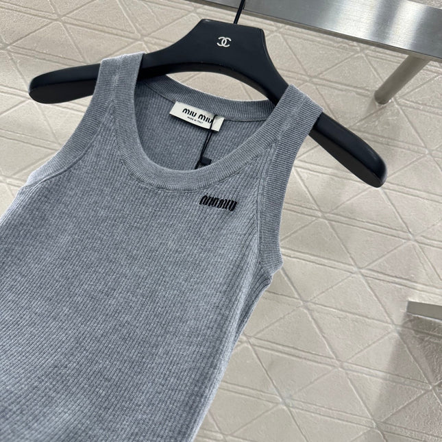 MIUMIU SLEEVELESS KNITTED SWEATER STYLE 114