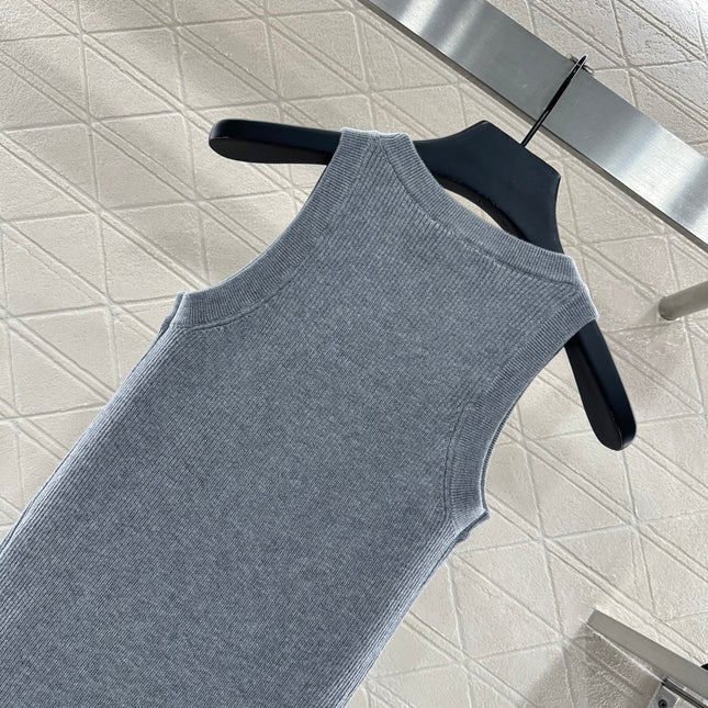 MIUMIU SLEEVELESS KNITTED SWEATER STYLE 114