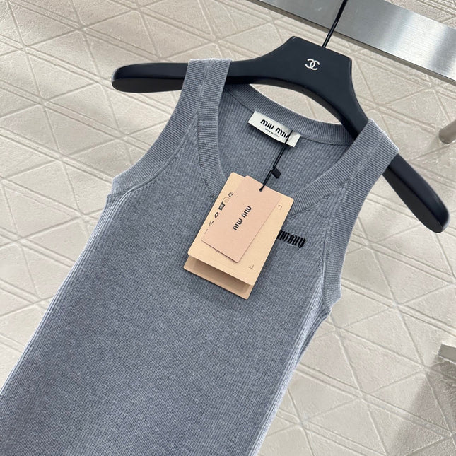 MIUMIU SLEEVELESS KNITTED SWEATER STYLE 114