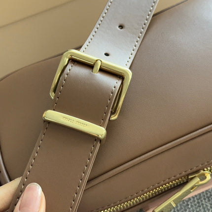 BAGUETTE 25 BAG IN CINNAMON BROWN CALFSKIN