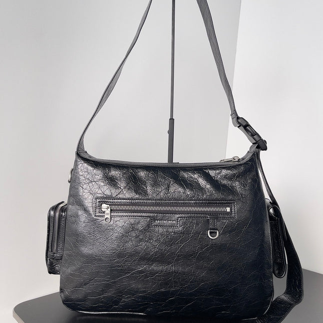 SUPERBUSY MESSENGER BAG 33 IN BLACK ARENA LAMBSKIN