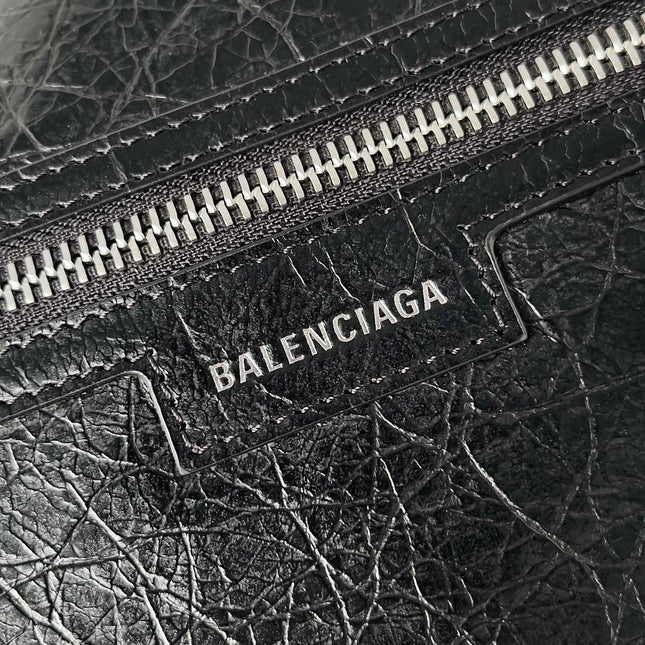 SUPERBUSY MESSENGER BAG 33 IN BLACK ARENA LAMBSKIN