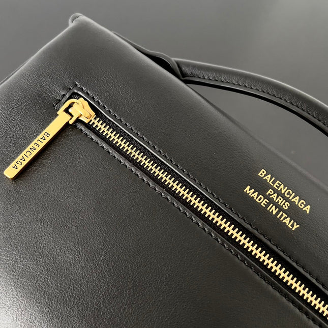 BEL AIR CLUTCH 27 IN BLACK NAPPA LAMBSKIN GOLD HARDWARE