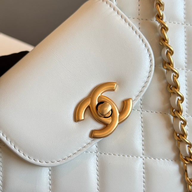 KELLY SHOPPING BAG 19 IN WHITE CALFSKIN GOLD HARDWARE