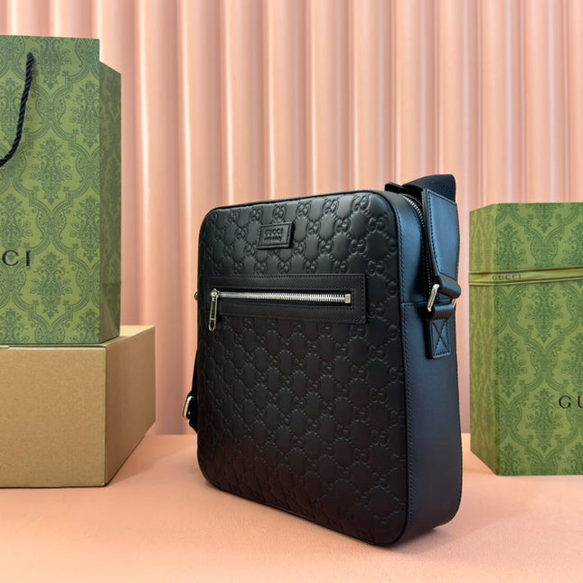 SIGNATURE MESSENGER BAG 28 IN BLACK GG CALFSKIN