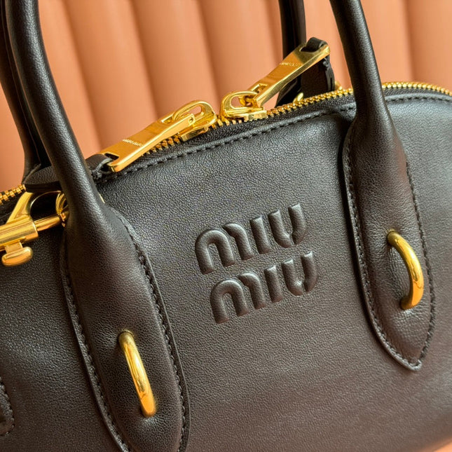 AVENTURE NAPPA BAG 28 IN BLACK LAMBSKIN GOLD HARDWARE