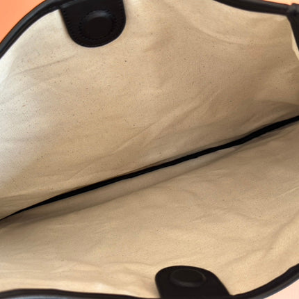 BODY MEDIUM SHOULDER BAD 49 IN NATURAL CANVAS AND BLACK CALFSKIN GOLD HARDWARE