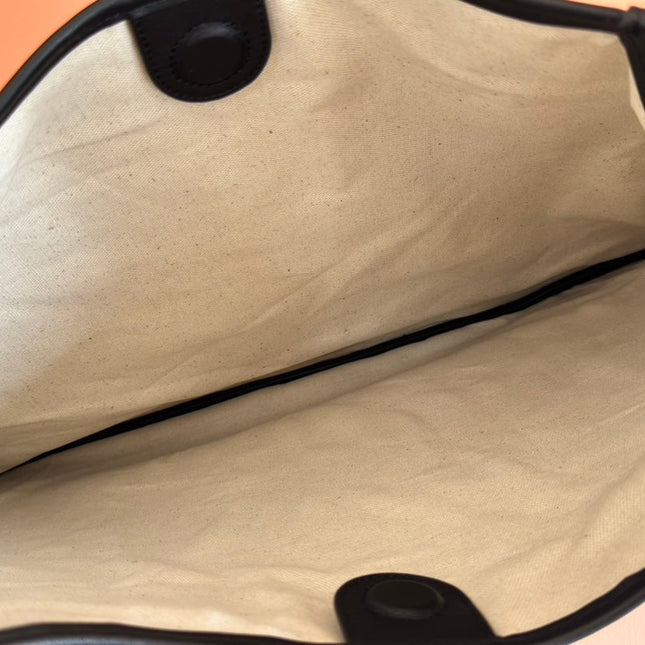 BODY MEDIUM SHOULDER BAD 49 IN NATURAL CANVAS AND BLACK CALFSKIN GOLD HARDWARE
