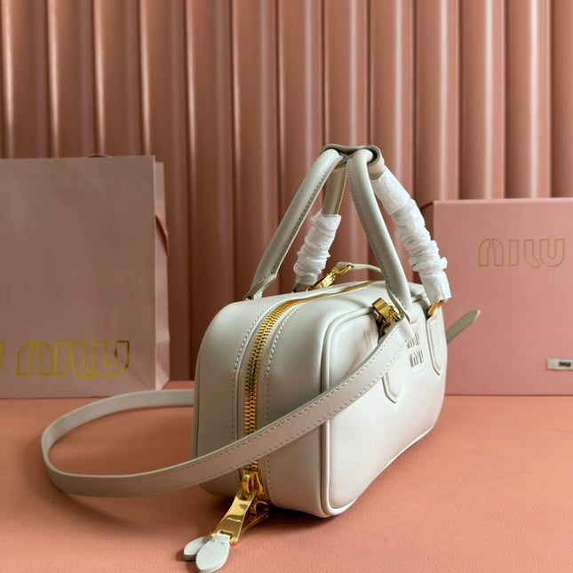 ARCADIE BAG 27 IN WHITE CALFSKIN EMBOSSED LOGO