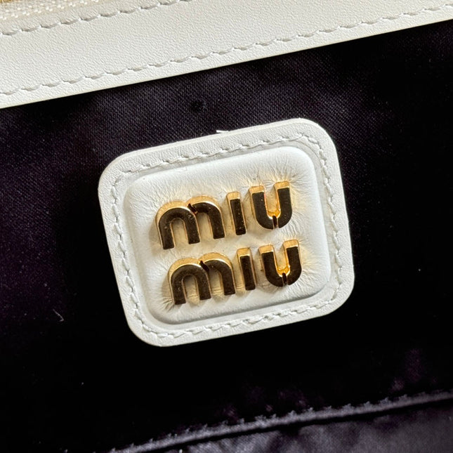 ARCADIE BAG 27 IN WHITE CALFSKIN EMBOSSED LOGO