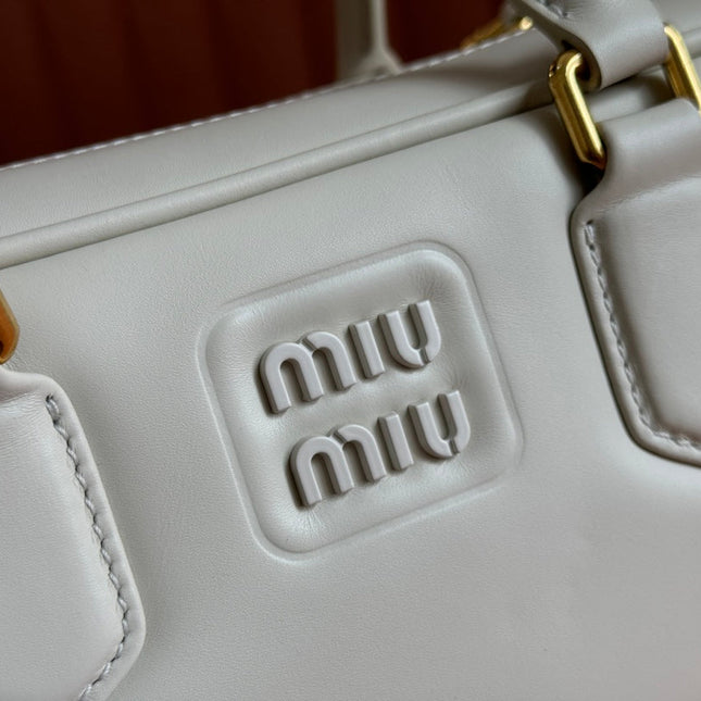 ARCADIE BAG 27 IN WHITE CALFSKIN EMBOSSED LOGO