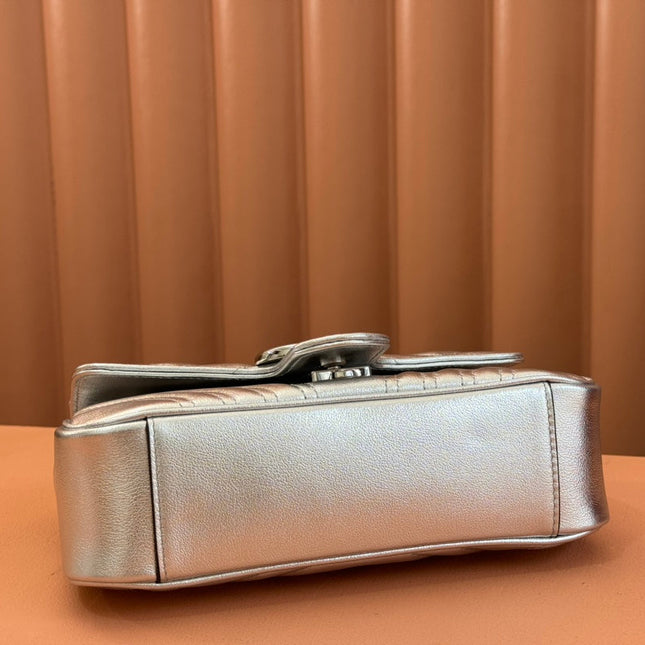 MARMONT MEDIUM SHOUDER BAG 23 IN SILVER PATENT CALFSKIN