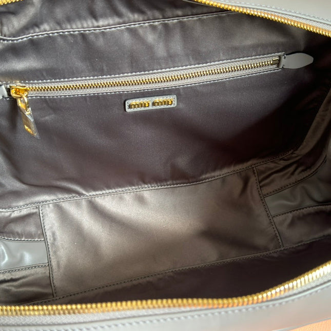 BEAU TOP HANDLE BAG 34 IN DARK GREY SMOOTH CALFSKIN