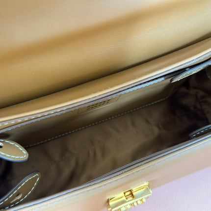 CHAIN SHOULDER BAG 24 IN PEANUT BROWN PATENT SMOOTH CALFSKIN