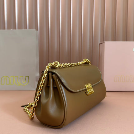 CHAIN SHOULDER BAG 24 IN PEANUT BROWN PATENT SMOOTH CALFSKIN