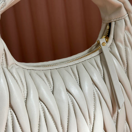 WANDER MATELASSÉ HANDBAG 23 IN WHITE LAMBSKIN
