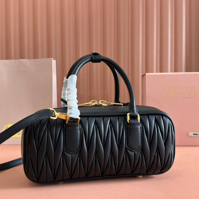 ARCADIE MATELASSÉ BAG 27 IN BLACK CALFSKIN GOLD HARDWARE