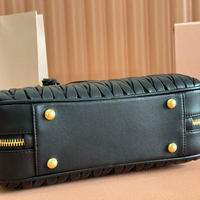 ARCADIE MATELASSÉ BAG 27 IN BLACK CALFSKIN GOLD HARDWARE