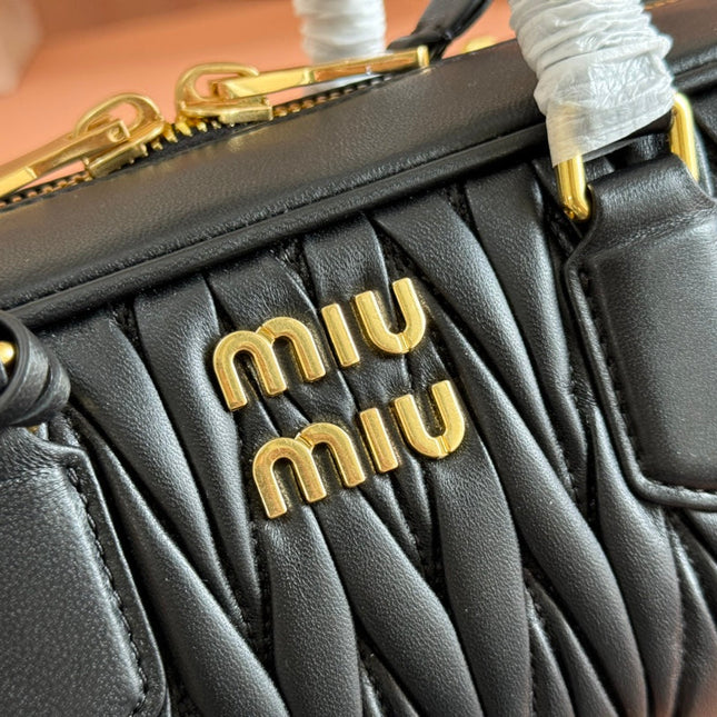 ARCADIE MATELASSÉ BAG 27 IN BLACK CALFSKIN GOLD HARDWARE