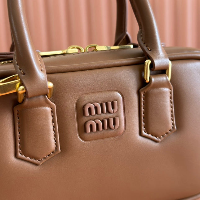 ARCADIE BAG 19 IN TAWNY BROWN SHINY CALFSKIN