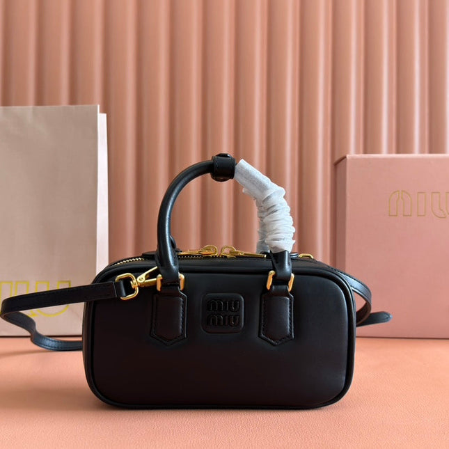 ARCADIE BAG 19 IN BLACK SHINY CALFSKIN