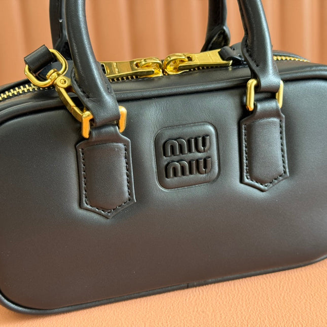 ARCADIE BAG 19 IN BLACK SHINY CALFSKIN
